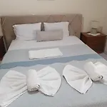 Popi 's Skala Sotiros