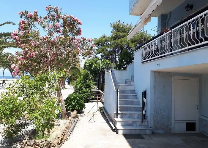 Popi 's * Skala Sotiros