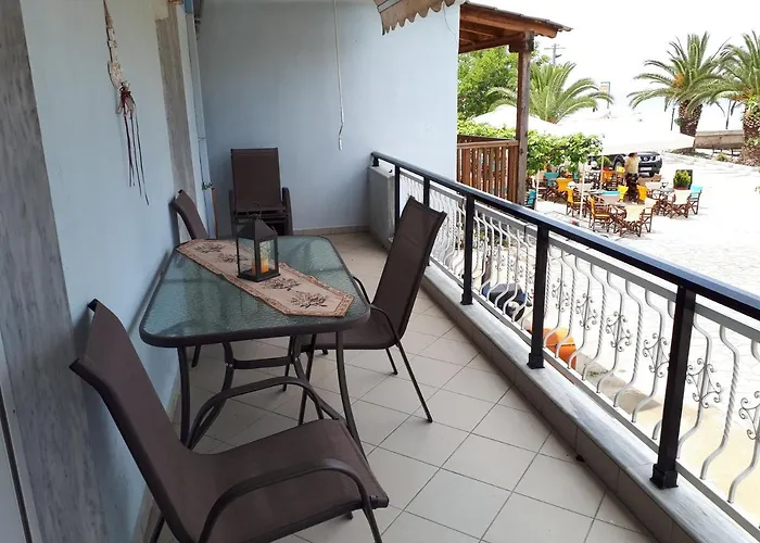 Popi 's * Skala Sotiros